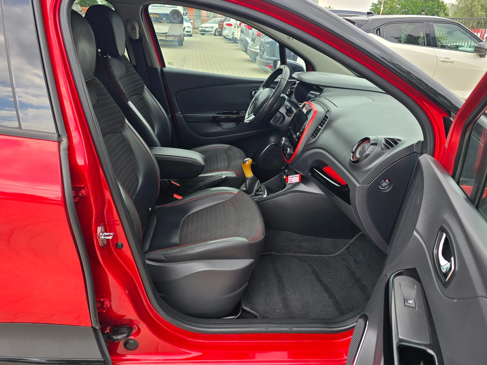Renault Captur 1.5D, 90к.с., Hypnotic, Кожа, Камера!, снимка 11 - Автомобили и джипове - 55199612