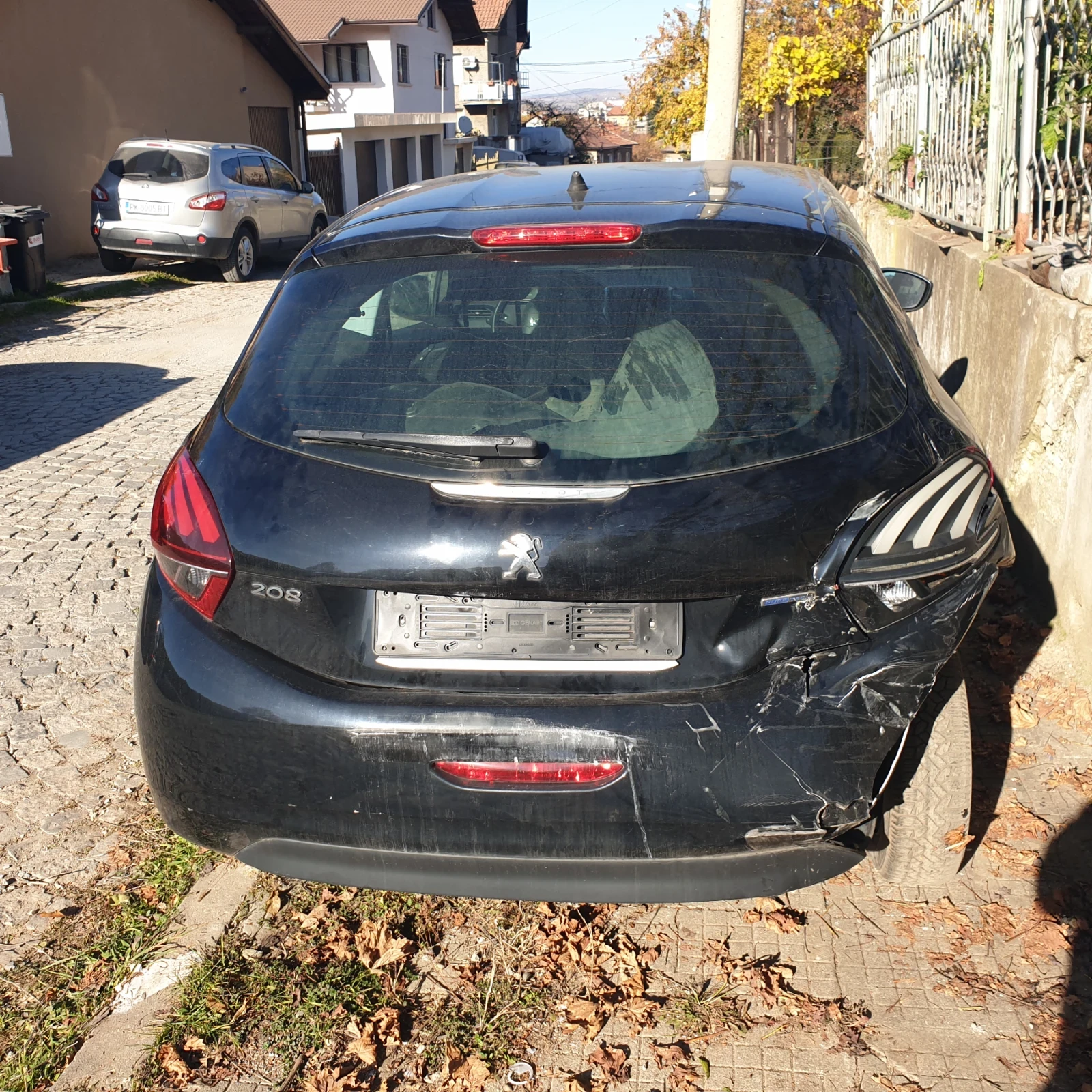 Peugeot 208 1.2, снимка 9 - Автомобили и джипове - 55564662