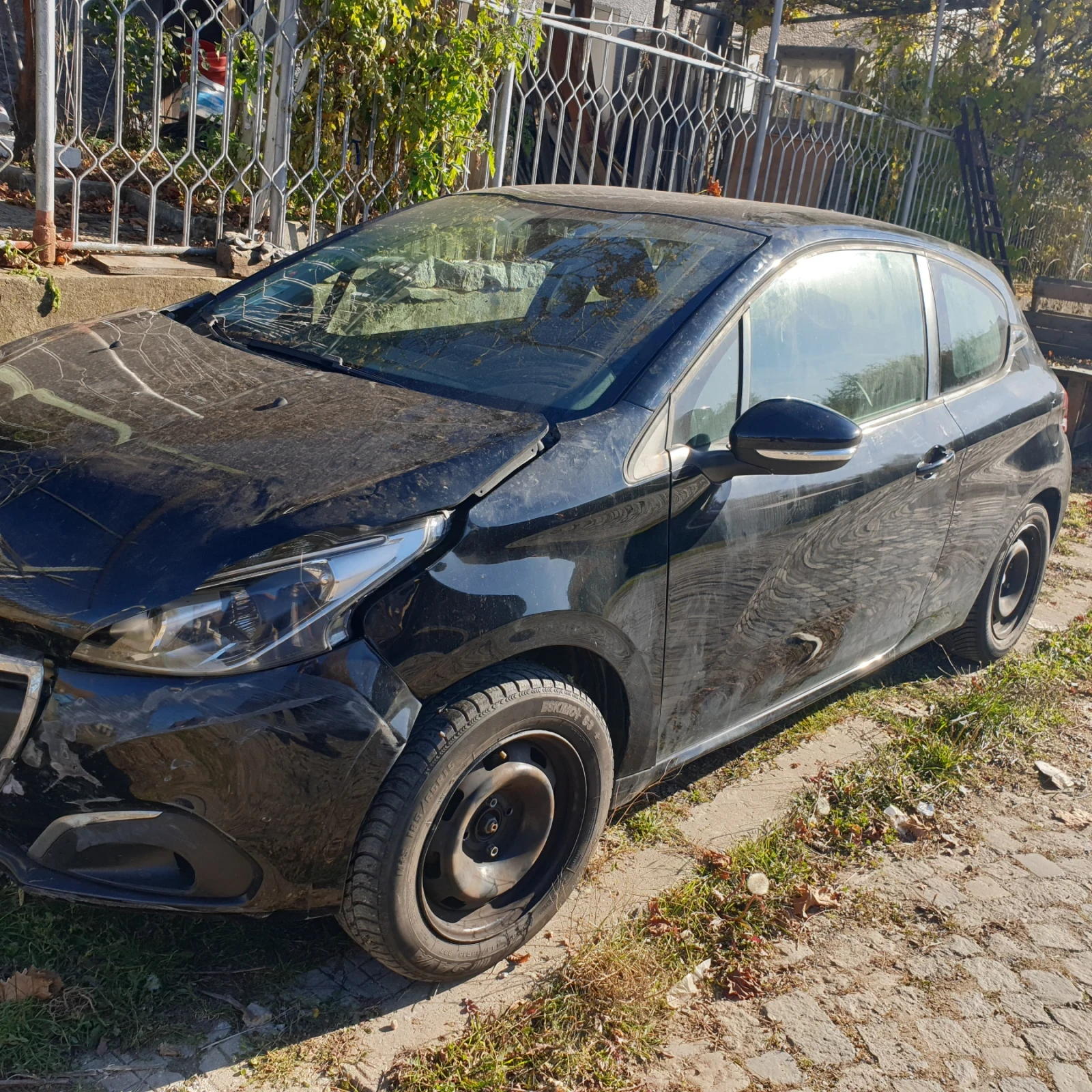 Peugeot 208 1.2, снимка 2 - Автомобили и джипове - 55564662
