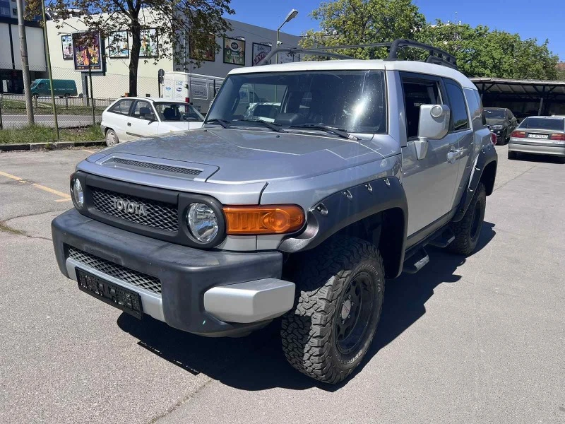 Toyota Fj cruiser, снимка 1 - Автомобили и джипове - 46975592