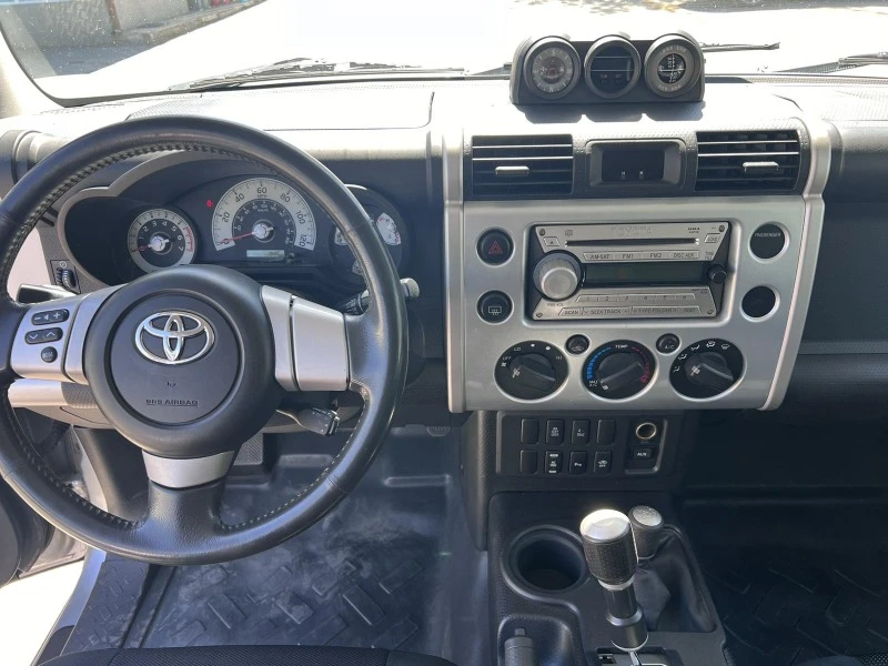 Toyota Fj cruiser, снимка 7 - Автомобили и джипове - 46975592