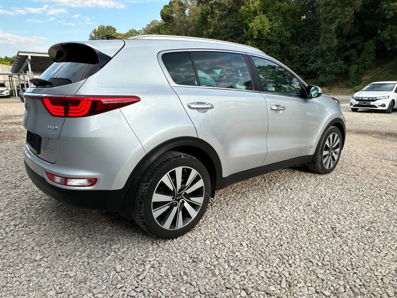 Kia Sportage 2.0CRDI* FULL* AVTOMAT* NAVI* 4WD, снимка 6 - Автомобили и джипове - 51254095