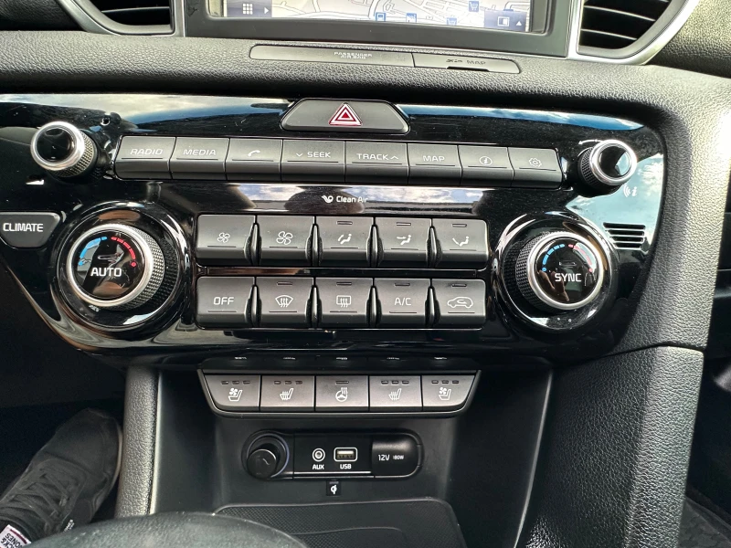 Kia Sportage 2.0CRDI* FULL* AVTOMAT* NAVI* 4WD, снимка 14 - Автомобили и джипове - 51254095