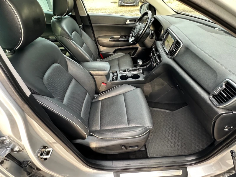 Kia Sportage 2.0CRDI* FULL* AVTOMAT* NAVI* 4WD, снимка 10 - Автомобили и джипове - 51254095