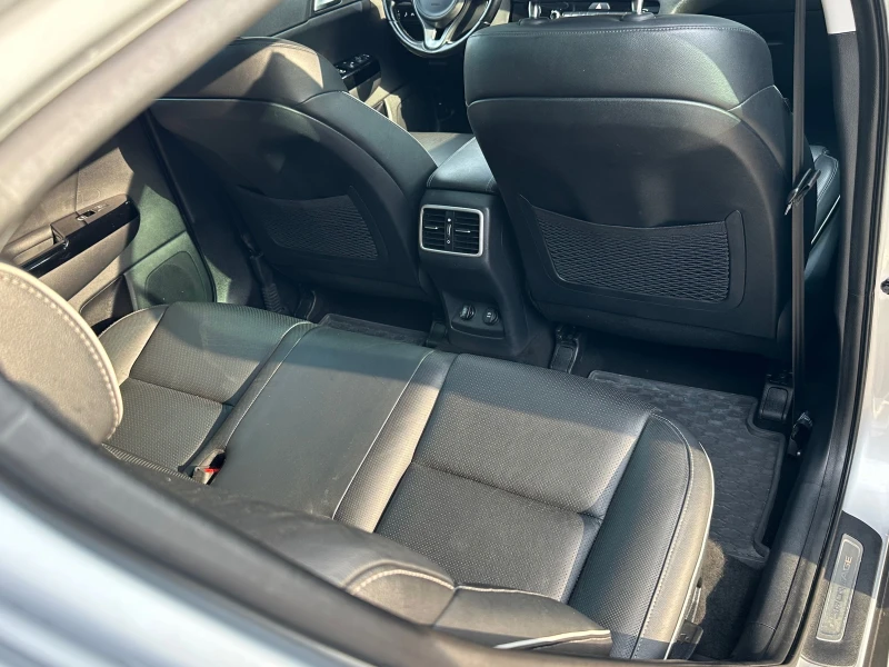 Kia Sportage 2.0CRDI* FULL* AVTOMAT* NAVI* 4WD, снимка 8 - Автомобили и джипове - 51254095