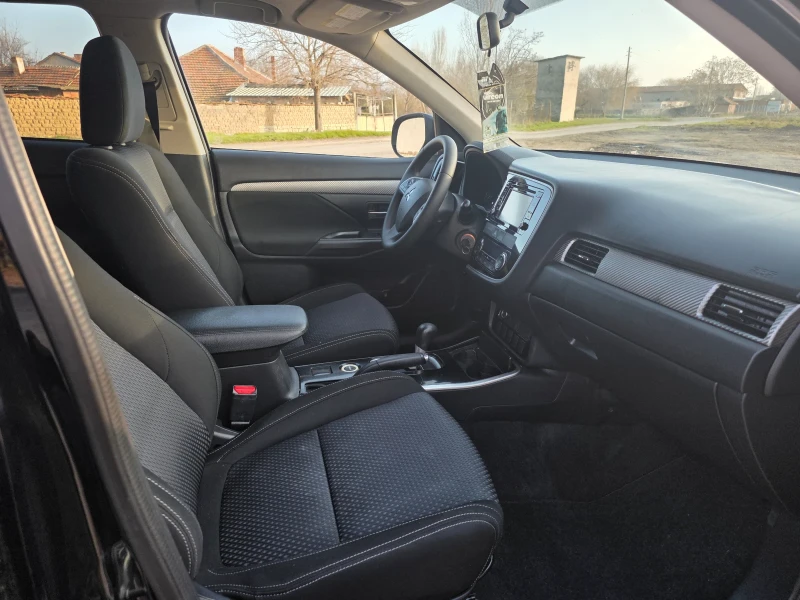 Mitsubishi Outlander 2.4 170кс., снимка 14 - Автомобили и джипове - 52831505