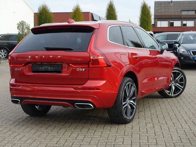 Volvo XC60 D5 AWD R Design - изображение 2