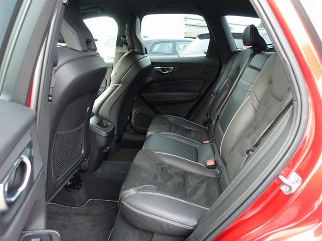 Volvo XC60 D5 AWD R Design - изображение 7