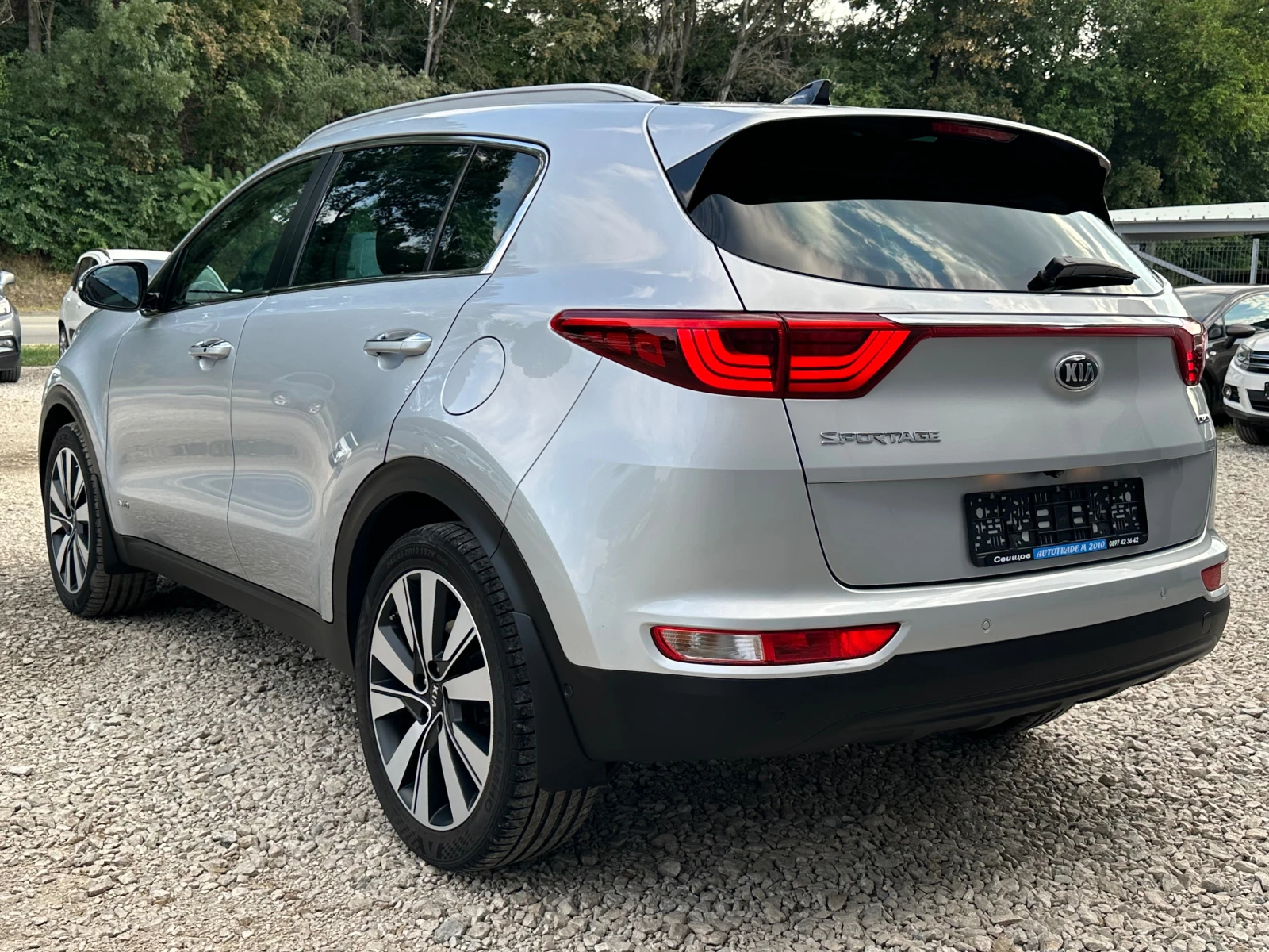 Kia Sportage 2.0CRDI* FULL* AVTOMAT* NAVI* 4WD - изображение 4