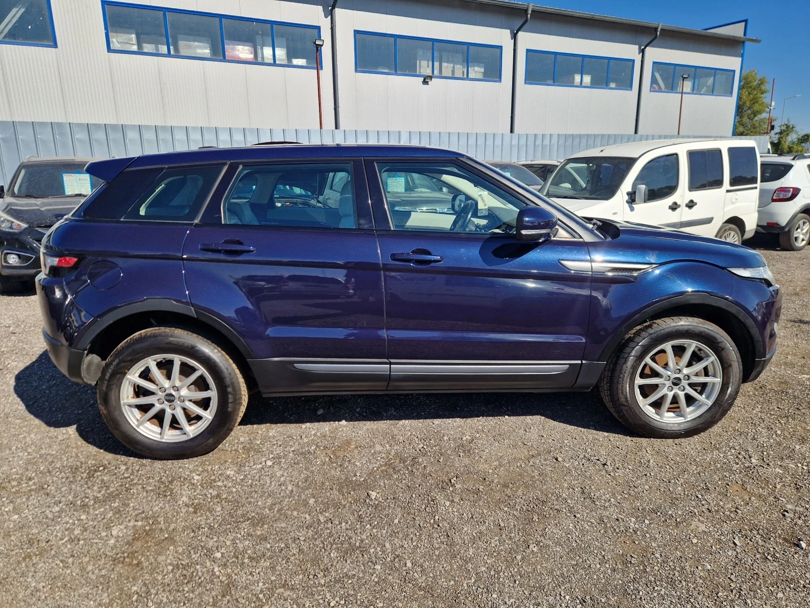Land Rover Evoque 2.2D 150HP.4X4 ITALIA - изображение 7