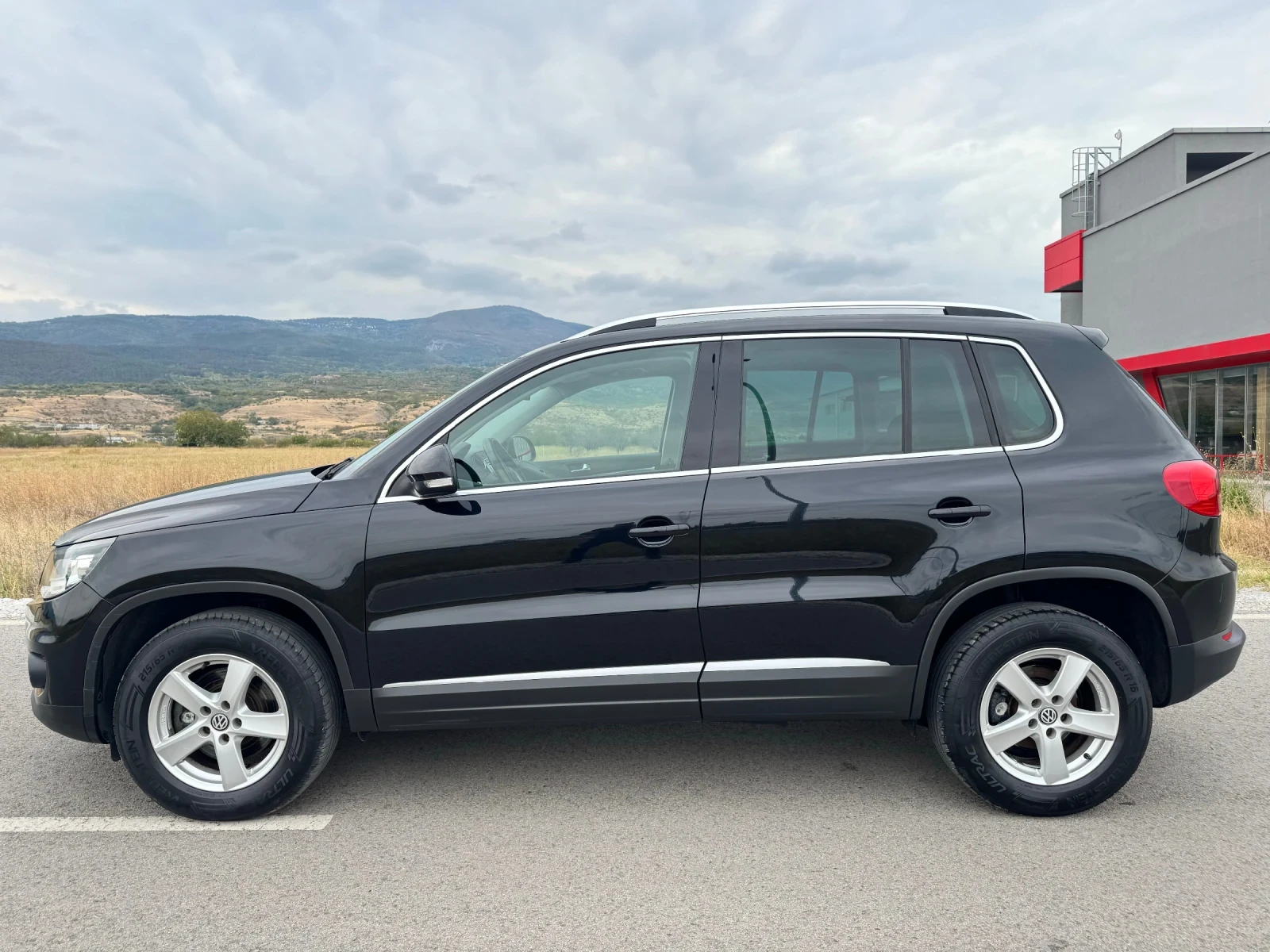 VW Tiguan 2.0TDI 140к. / LED / FACELIFT / 4MOTION / PANORAMA - изображение 4