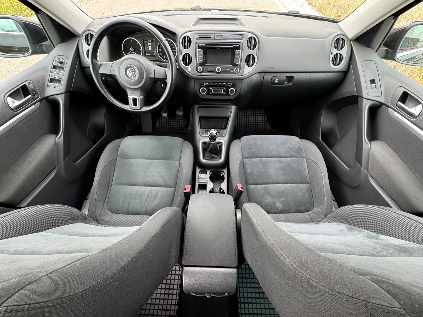 VW Tiguan 2.0TDI 140к. / LED / FACELIFT / 4MOTION / PANORAMA - изображение 9