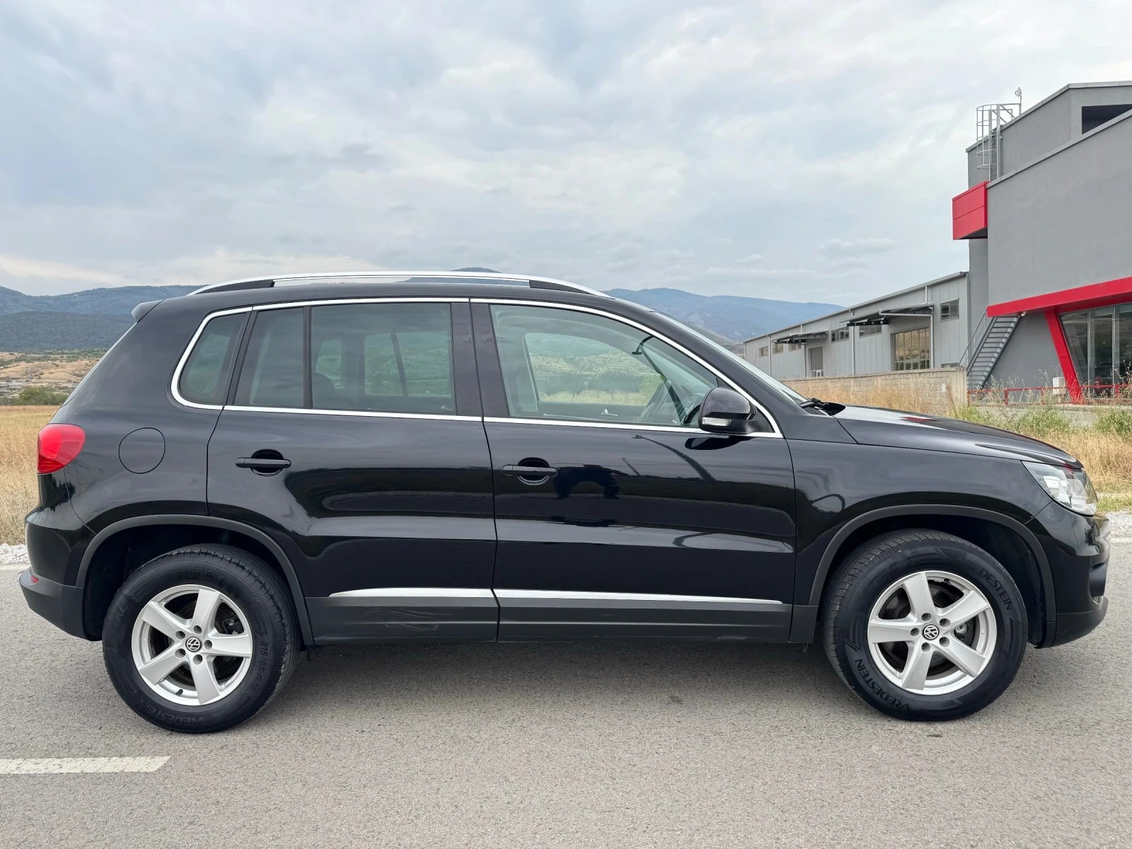VW Tiguan 2.0TDI 140к. / LED / FACELIFT / 4MOTION / PANORAMA - изображение 5