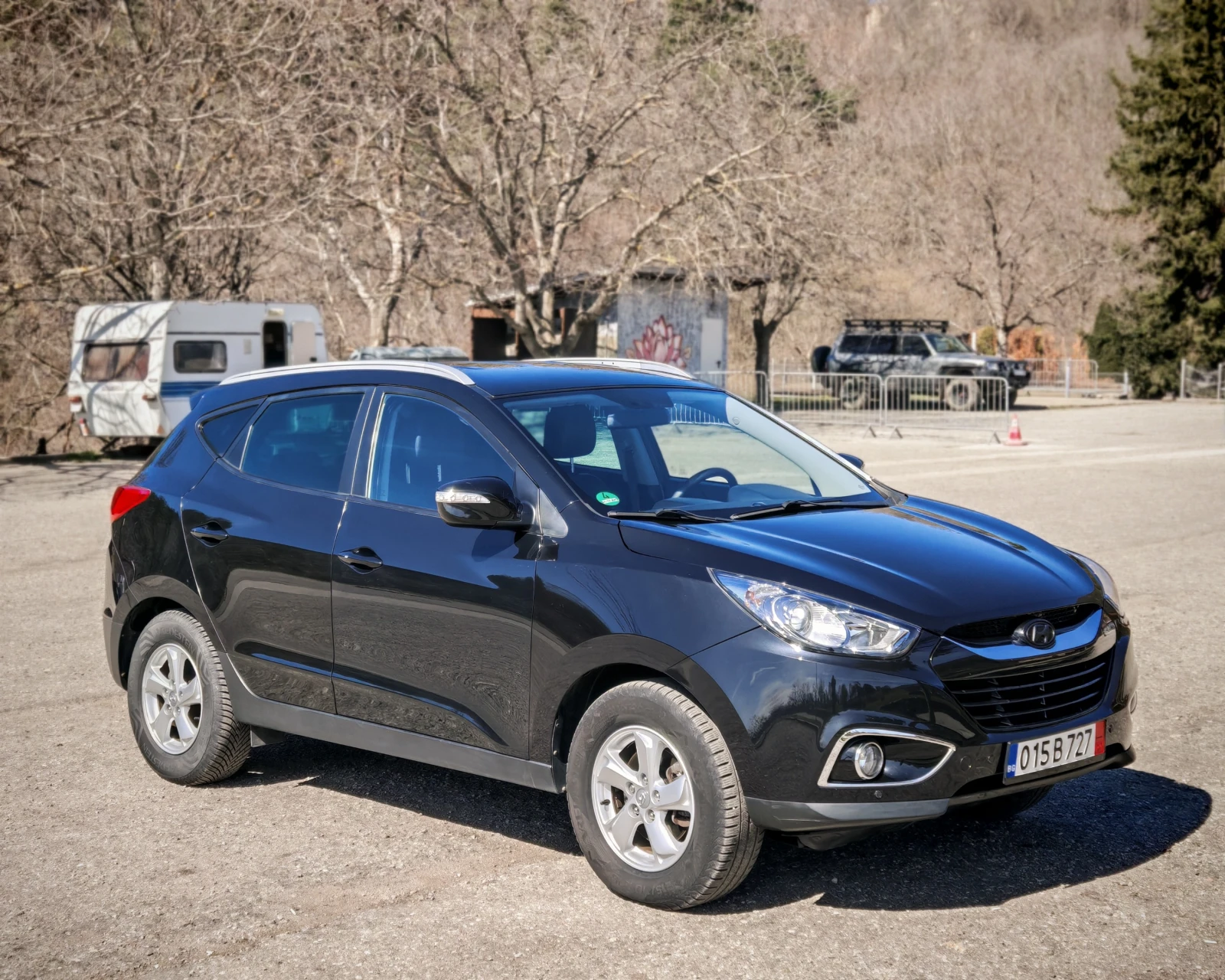 Hyundai IX35 2.0 CRDi KEYLESS, снимка 3 - Автомобили и джипове - 53892342