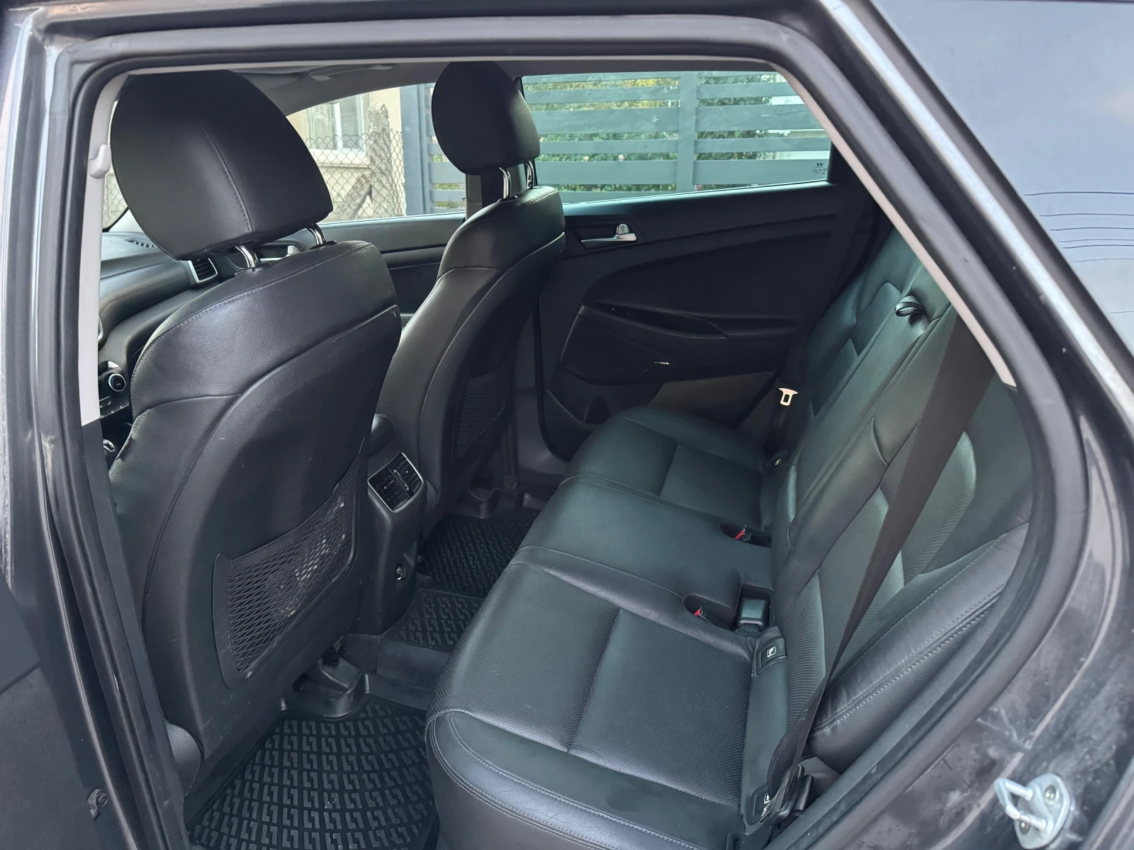 Hyundai Tucson, снимка 6 - Автомобили и джипове - 56741366