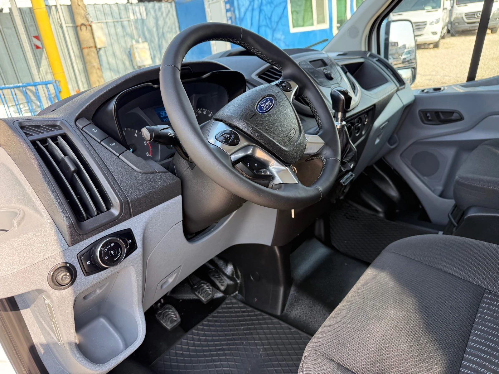 Ford Transit 2.0 TDCI 4X4 ЕВРО 6, снимка 10 - Бусове и автобуси - 53746544