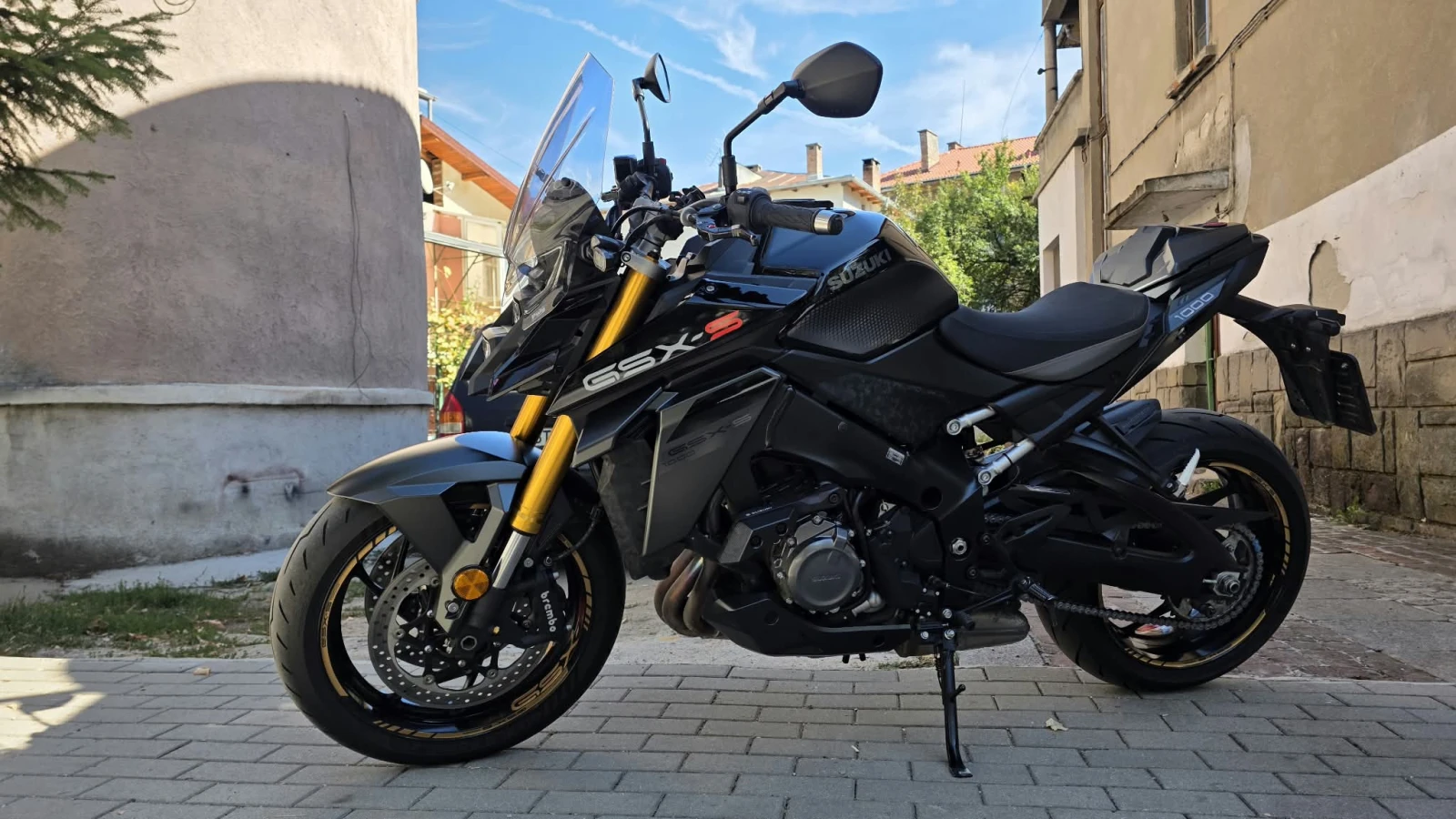 Suzuki Gsx -S 1000