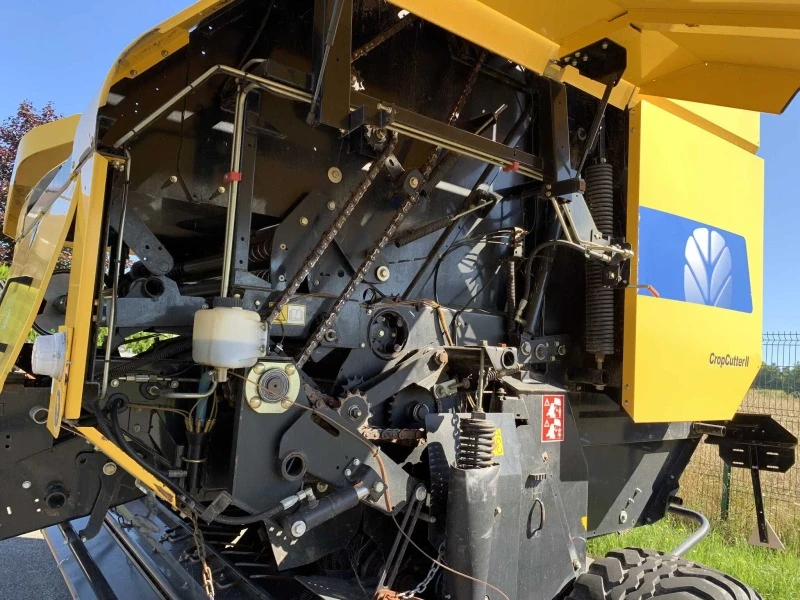 Балировачка New Holland BR 7070 CROPCUTTER II, снимка 13 - Селскостопанска техника - 46890515