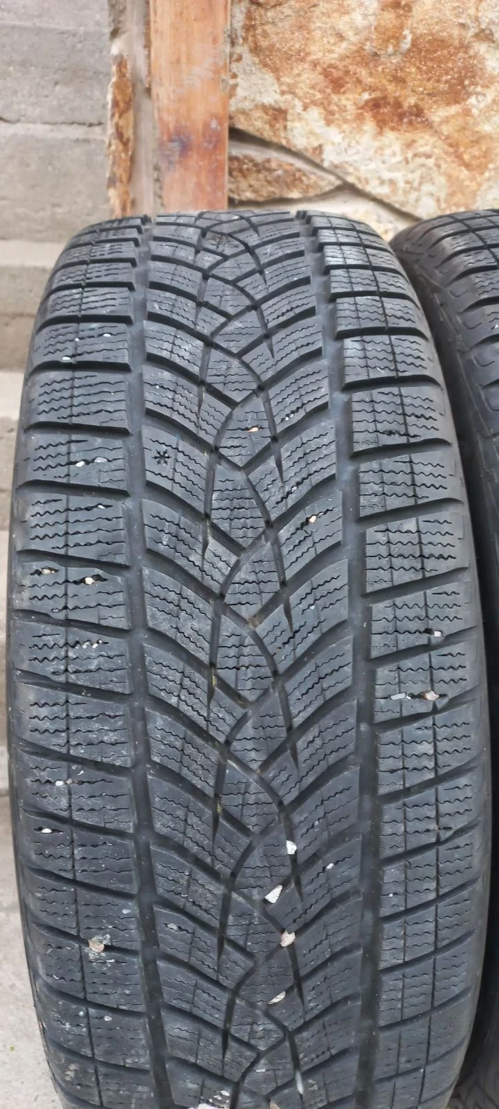 Гуми Зимни 225/55R18, снимка 3 - Гуми и джанти - 46969765