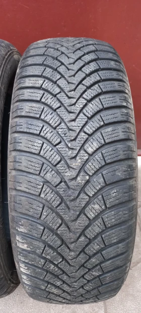 Гуми Зимни 205/60R16, снимка 2 - Гуми и джанти - 46969765