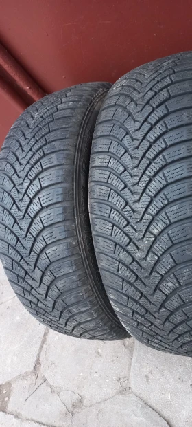 Гуми Зимни 205/60R16, снимка 5 - Гуми и джанти - 46969765