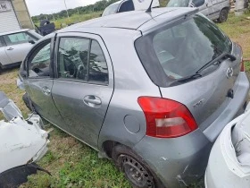 Toyota Yaris 1.0 бенз., снимка 2