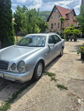 Обява за продажба на Mercedes-Benz E 220 Седан ~1 800 лв. - изображение 1