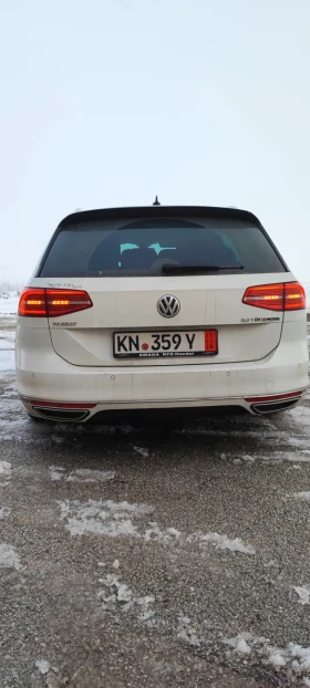 VW Passat 2.0TDI//190кс//R-LINE//4MOTION//, снимка 2