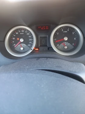 Renault Megane - 2000 € / 3911.66 лв. - 76043840 8