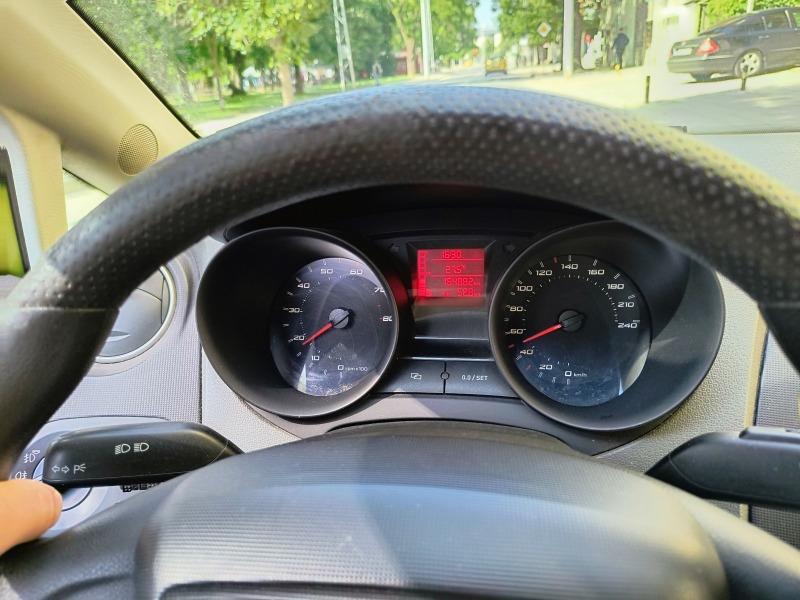 Seat Ibiza 1.4Газ/Бензин, снимка 3 - Автомобили и джипове - 45915495