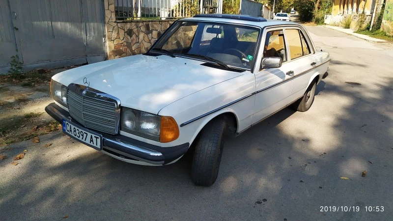 Mercedes-Benz 123 230Е, снимка 1 - Автомобили и джипове - 46799082