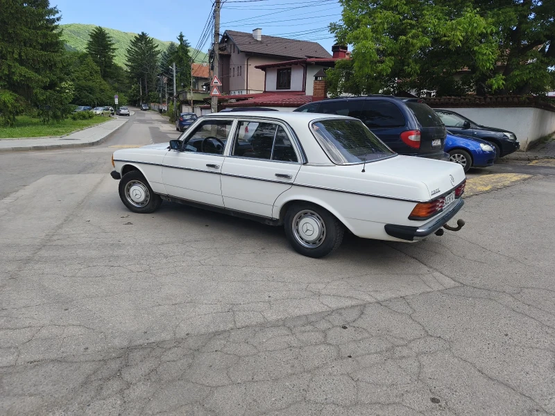 Mercedes-Benz 123 230Е, снимка 12 - Автомобили и джипове - 46799082