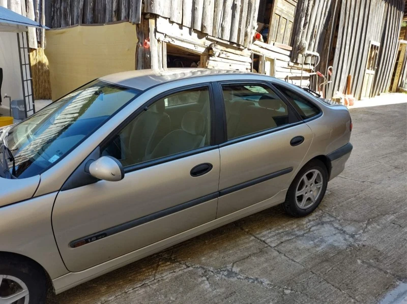 Renault Laguna, снимка 6 - Автомобили и джипове - 47432016