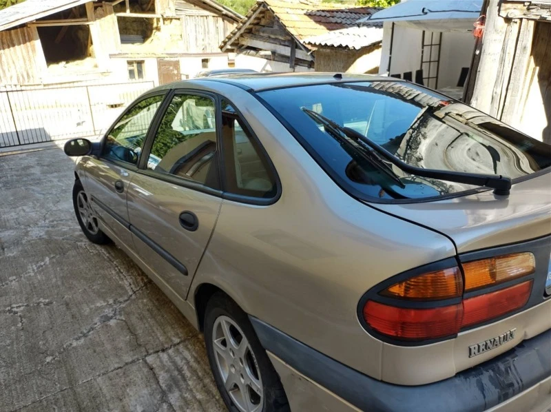 Renault Laguna, снимка 15 - Автомобили и джипове - 47432016