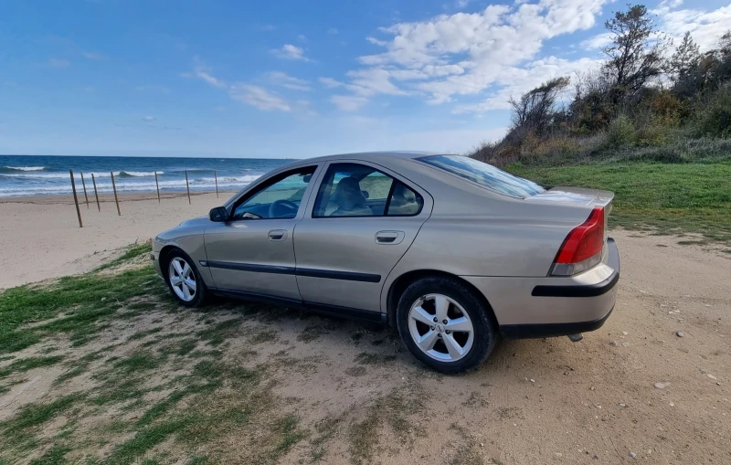 Volvo S60, снимка 3 - Автомобили и джипове - 47822765