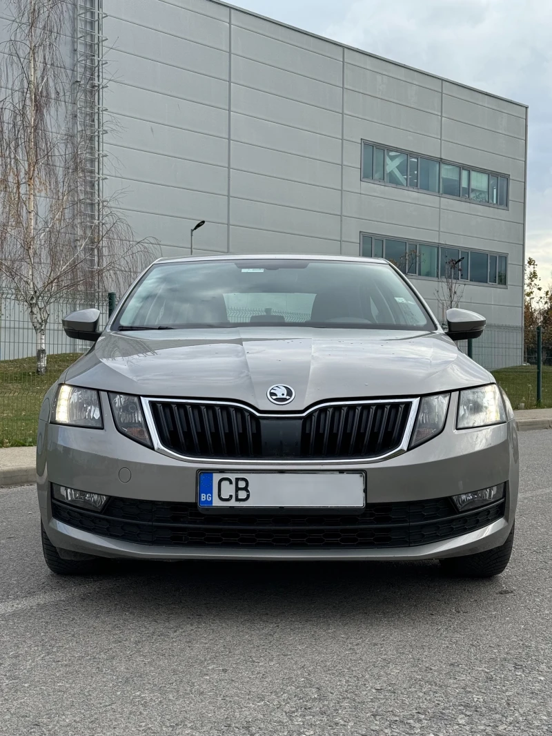 Skoda Octavia 2.0 TDI / Автоматик / Лизинг, снимка 2 - Автомобили и джипове - 47929666