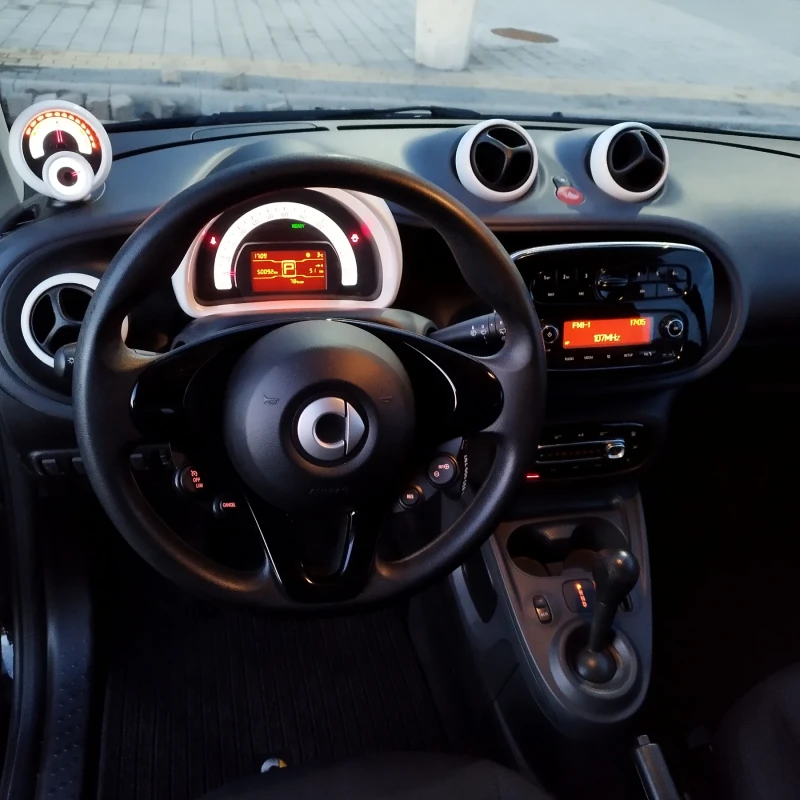 Smart Fortwo ТОП Състояние, Визия и ЦЕНА!!!!, снимка 11 - Автомобили и джипове - 49131685