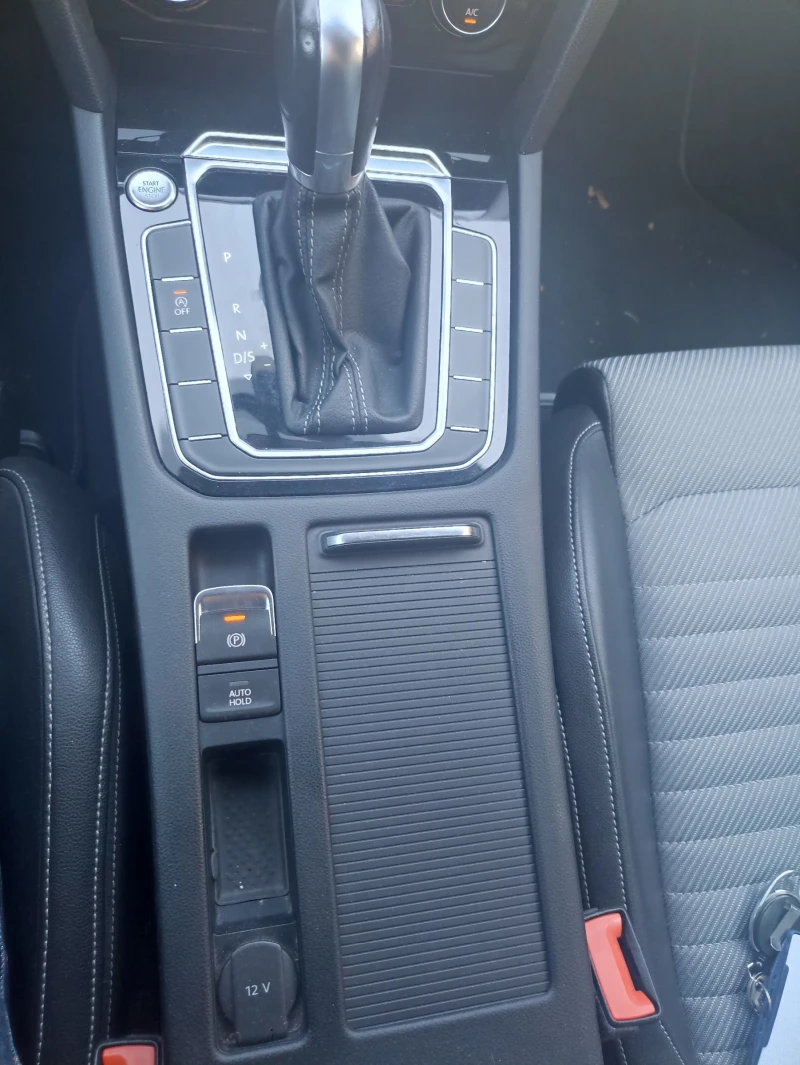 VW Passat R-Line Interior | Business Premium, снимка 15 - Автомобили и джипове - 53294830