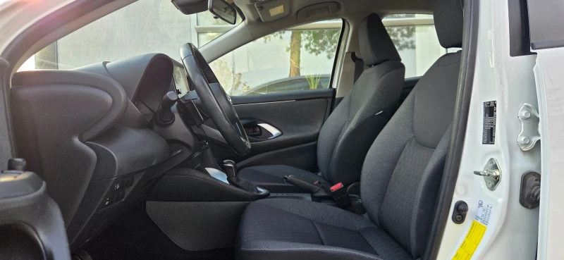Toyota Yaris АВТОМАТИК ГАРАНЦИЯ 05.2031г., снимка 8 - Автомобили и джипове - 53355722