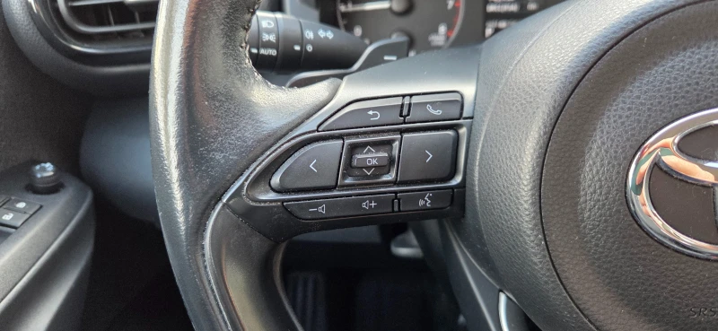 Toyota Yaris АВТОМАТИК ГАРАНЦИЯ 05.2031г., снимка 13 - Автомобили и джипове - 53355722