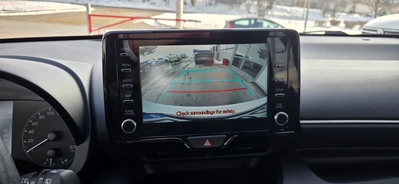 Toyota Yaris АВТОМАТИК ГАРАНЦИЯ 05.2031г., снимка 16 - Автомобили и джипове - 53355722