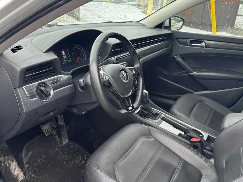 VW Passat * Highline * 2 КЛЮЧА* PANO* KEYLESS* ПОДГРЕВ* , снимка 5 - Автомобили и джипове - 53595343