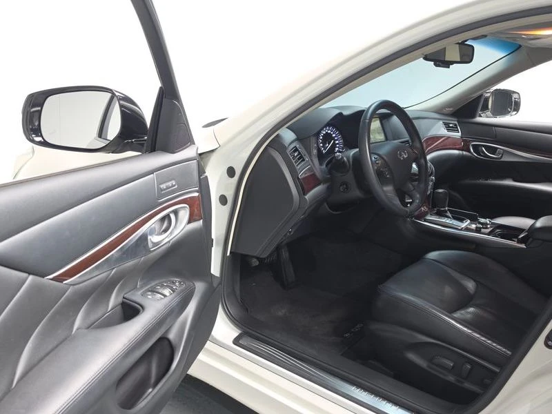 Infiniti Q70 3.7 Automatic, снимка 5 - Автомобили и джипове - 55597784