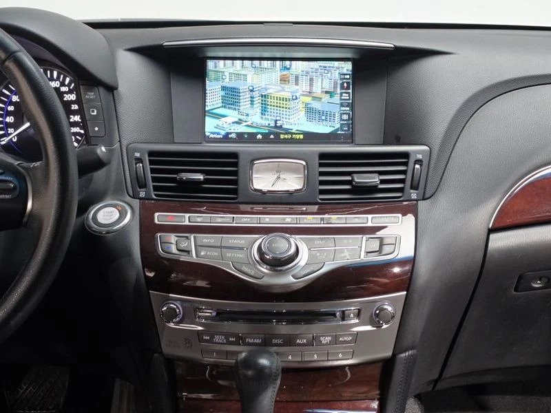Infiniti Q70 3.7 Automatic, снимка 10 - Автомобили и джипове - 55597784