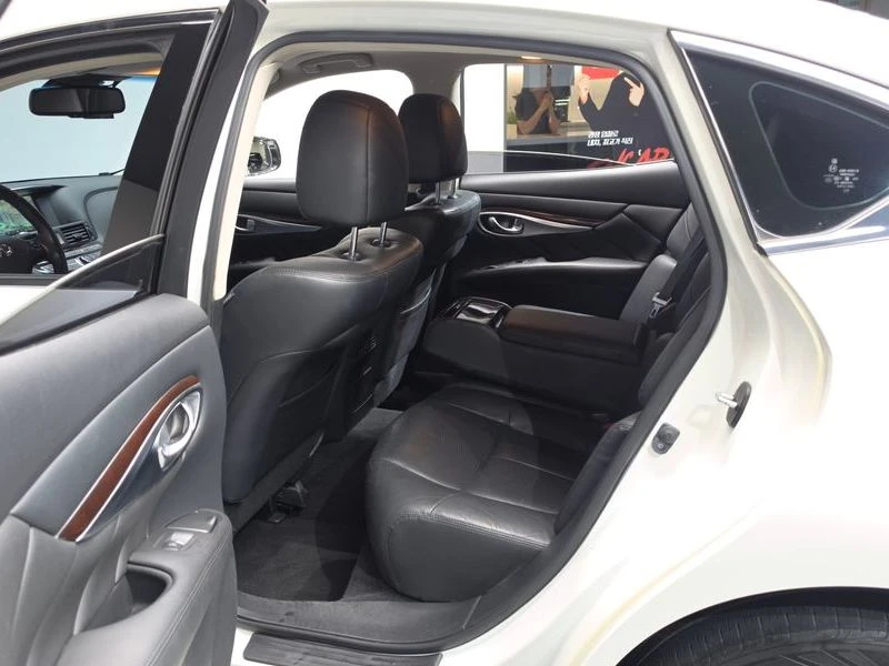Infiniti Q70 3.7 Automatic, снимка 14 - Автомобили и джипове - 55597784