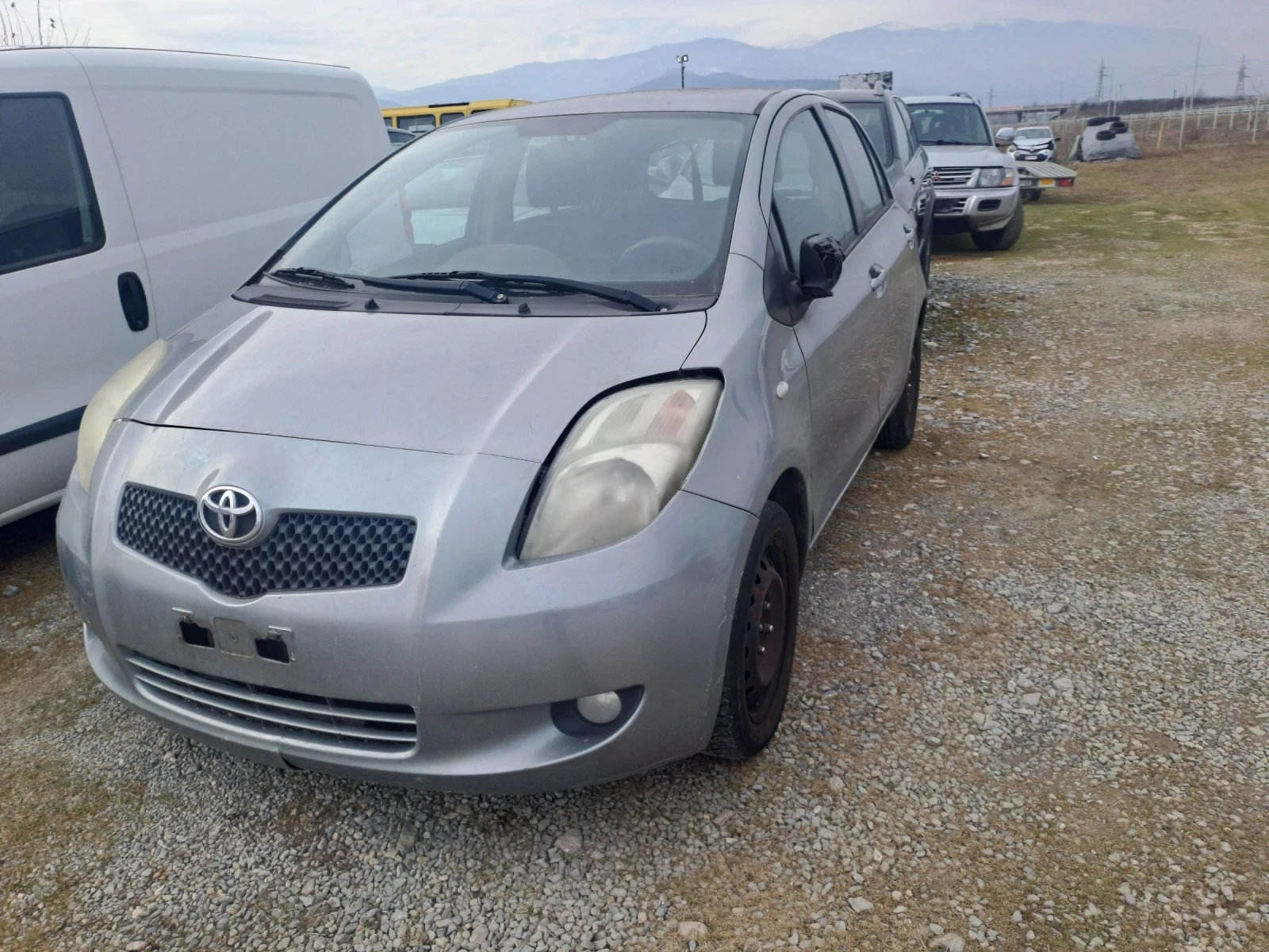 Toyota Yaris 1.0 бенз., снимка 1