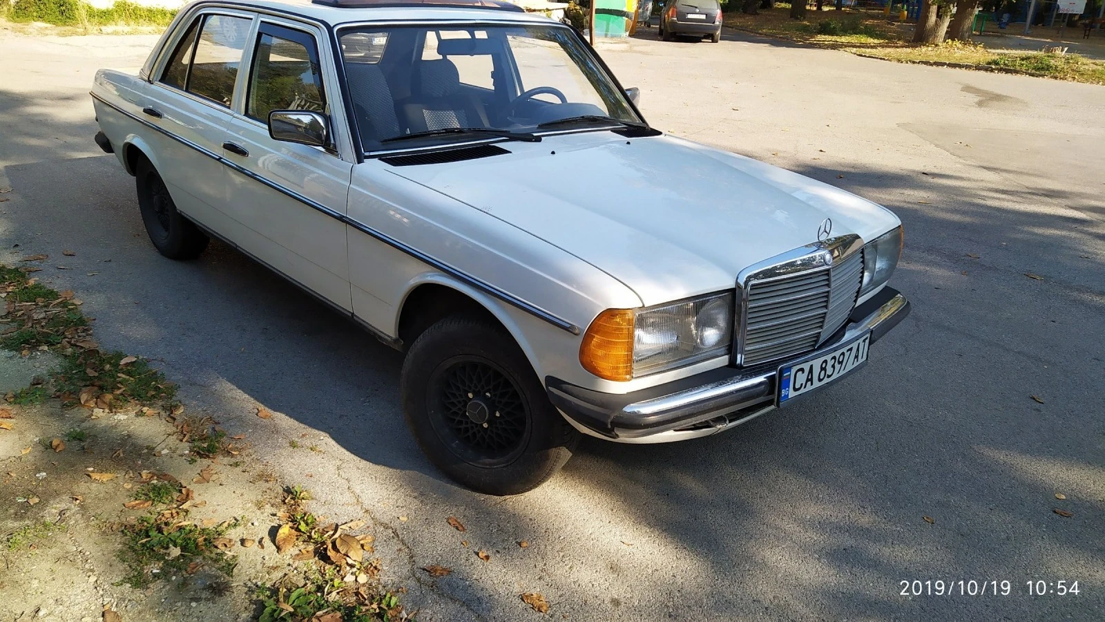 Mercedes-Benz 123 230Е - изображение 2