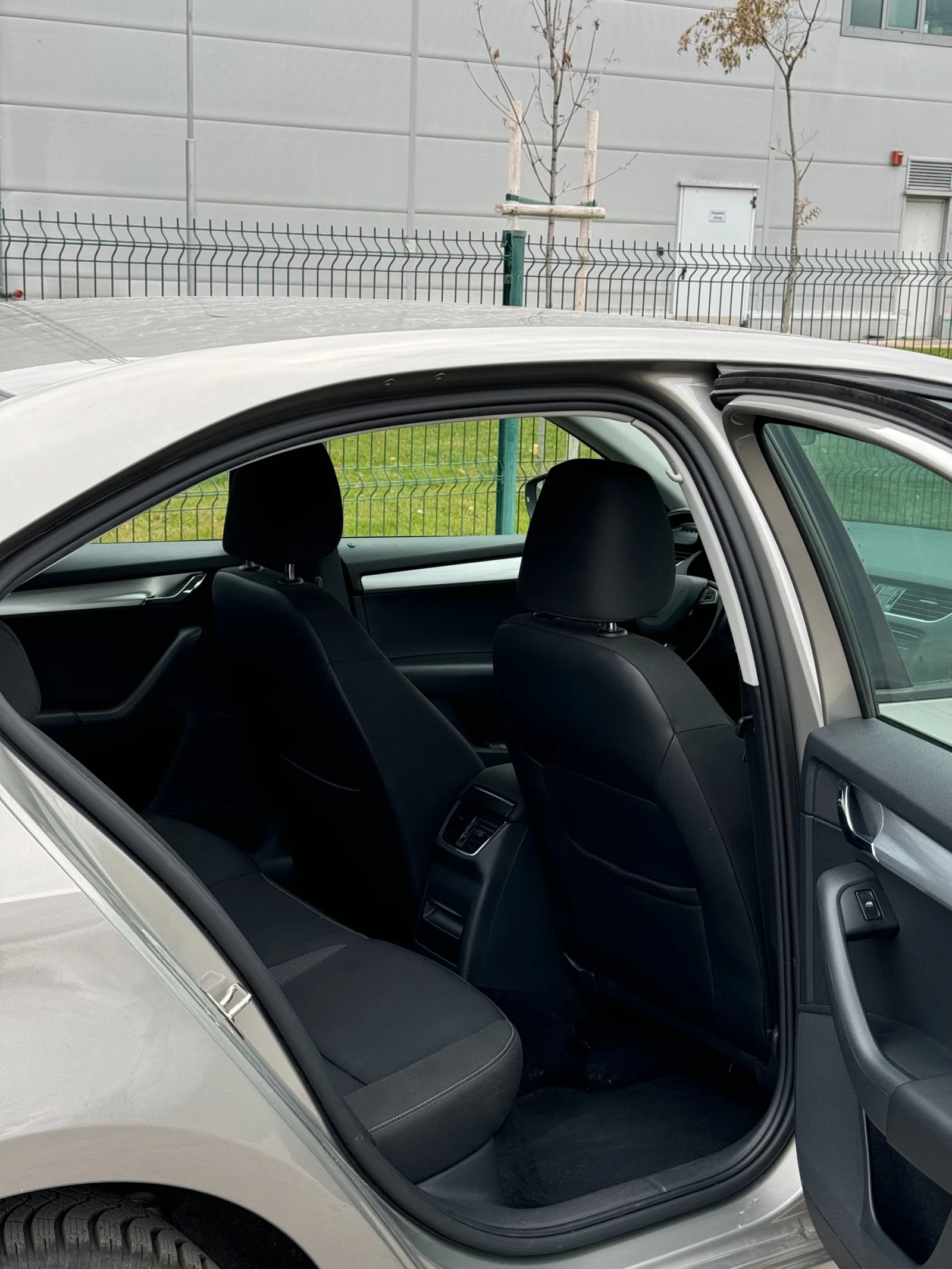 Skoda Octavia 2.0 TDI /  /  | Mobile.bg   14