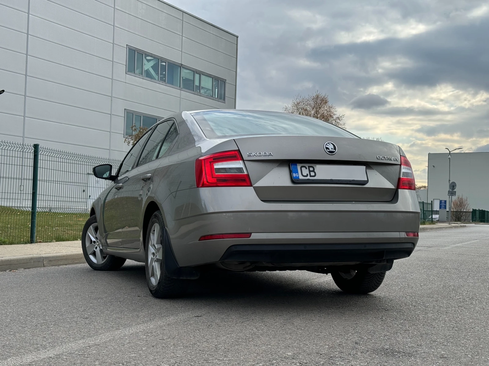 Skoda Octavia 2.0 TDI / Автоматик / Лизинг - изображение 6