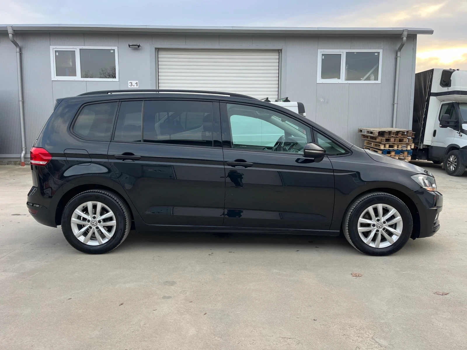 VW Touran 1, 6TDI-116k.с/6+ 1/АВТОМАТИК/НАВИГАЦИЯ/КАТО НОВ!! - изображение 6